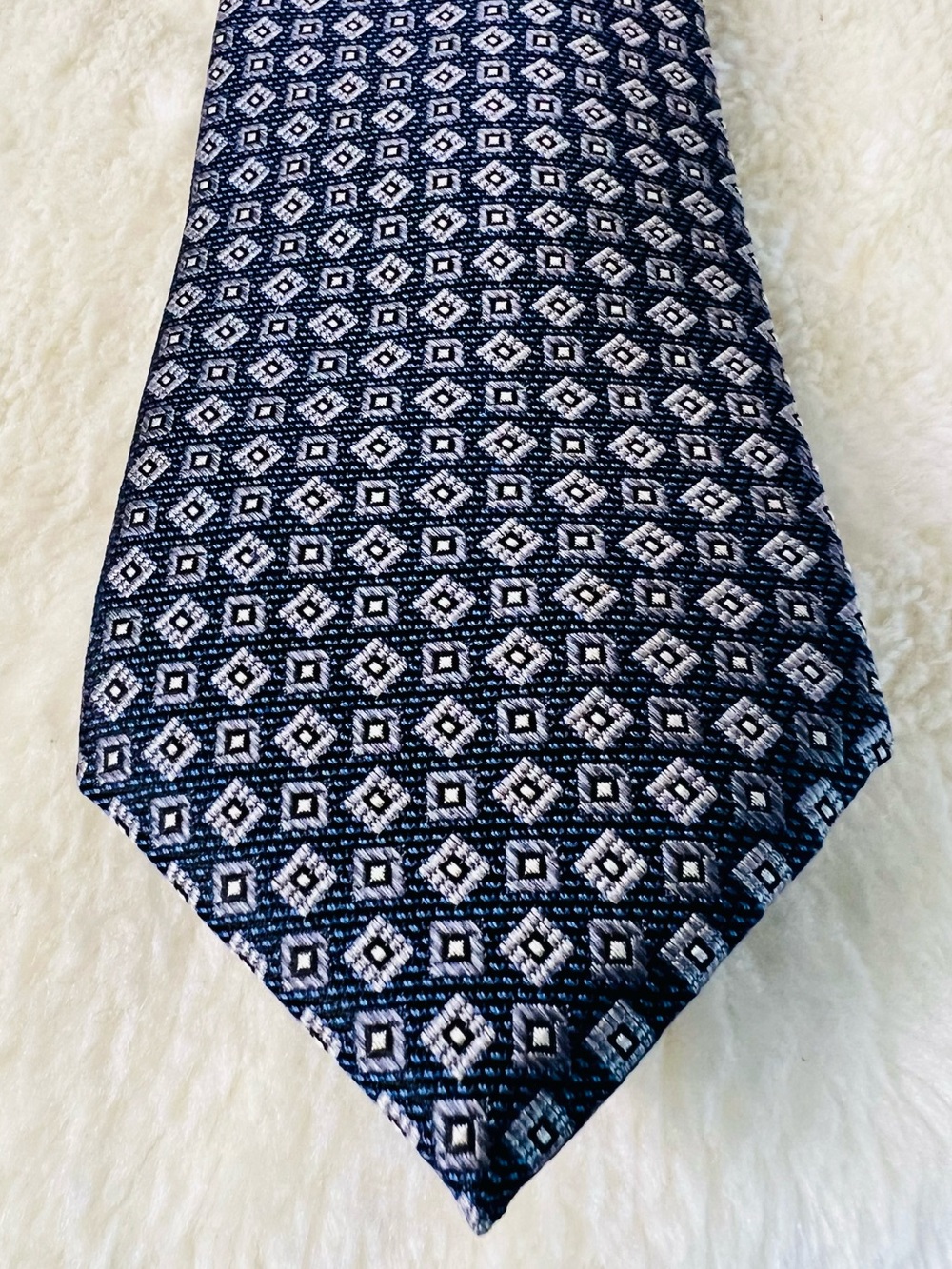 Perry Ellis Navy and White Geometric Silk Tie